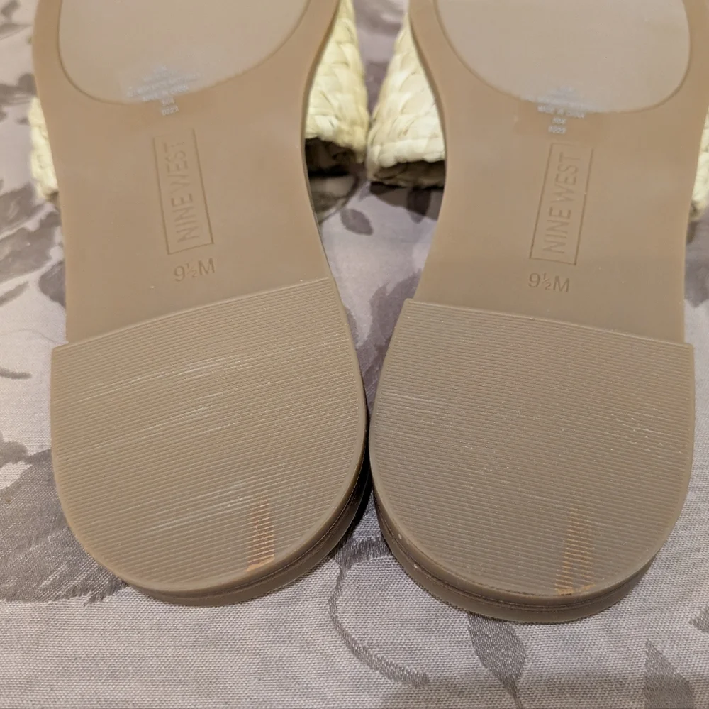 Nine West Havah Flat Sandals, Size 9.5, Like New! EUC - Picture 5 of 8